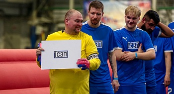 Команда ТСЗП по мини-футболу вошла в четверть финала в турнире, организованном при поддержке министерства транспорта России.